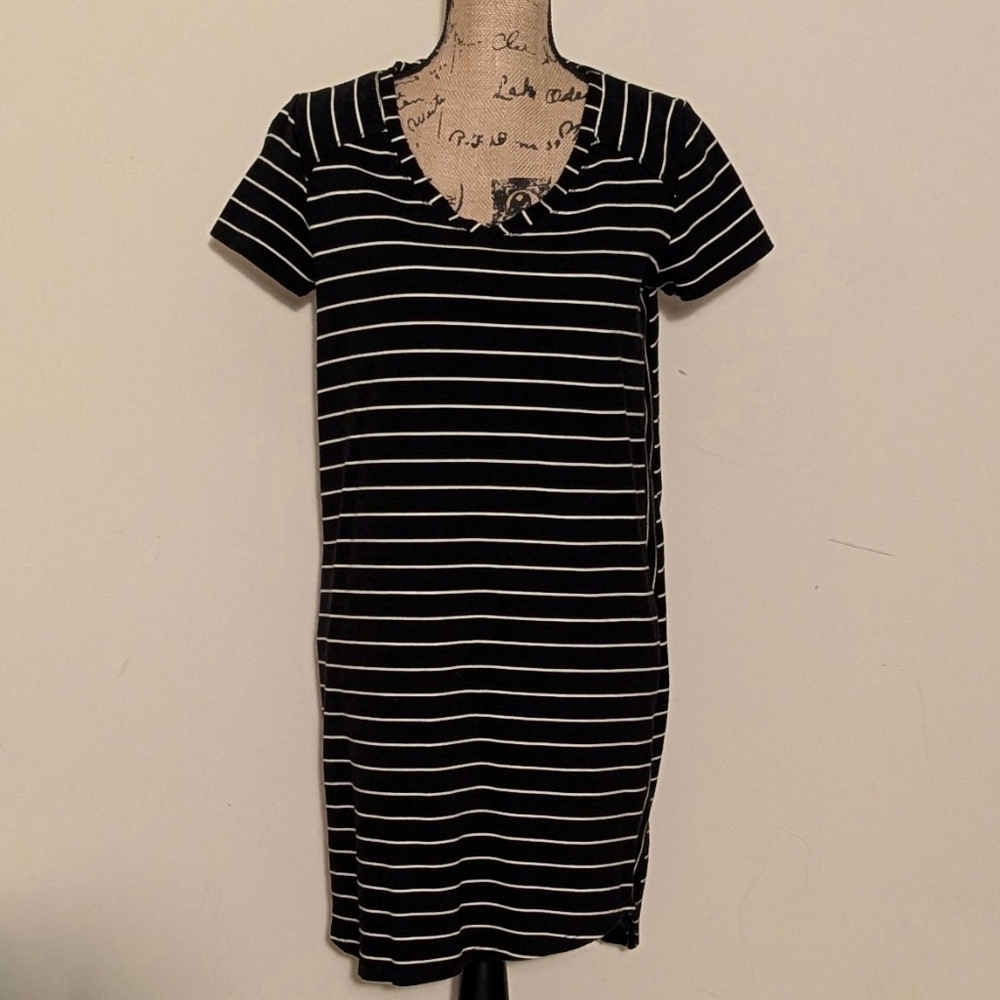 Merona Black And White Striped V-neck Shift Dress Size Large